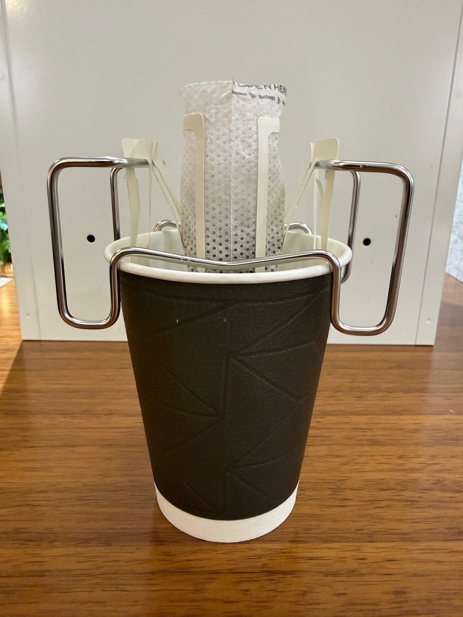 【新しい取扱商品の紹介】ドリップバッグスタンド